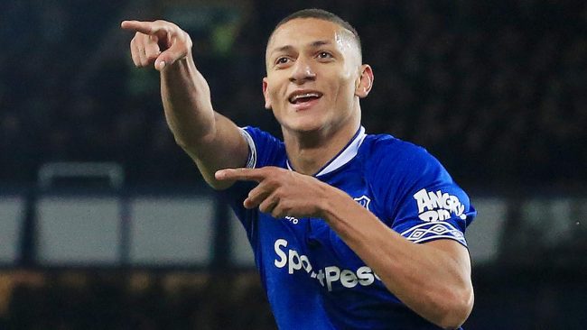 Chelsea dikabarkan sedang melakukan pertimbangan untuk merekrut salah satu pemain Everton, Richarlison