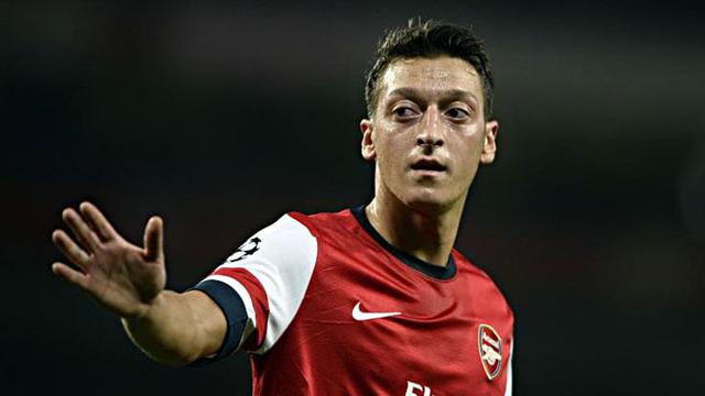 Mesut Ozil bak senjata untuk kalahkan Tottenham